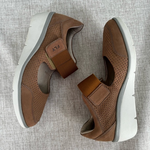 Fly London Wedge leather Sneaker Velcro Shoes NAJE583FLY‎ SAND size 40 US 9-9.5 - Picture 1 of 13